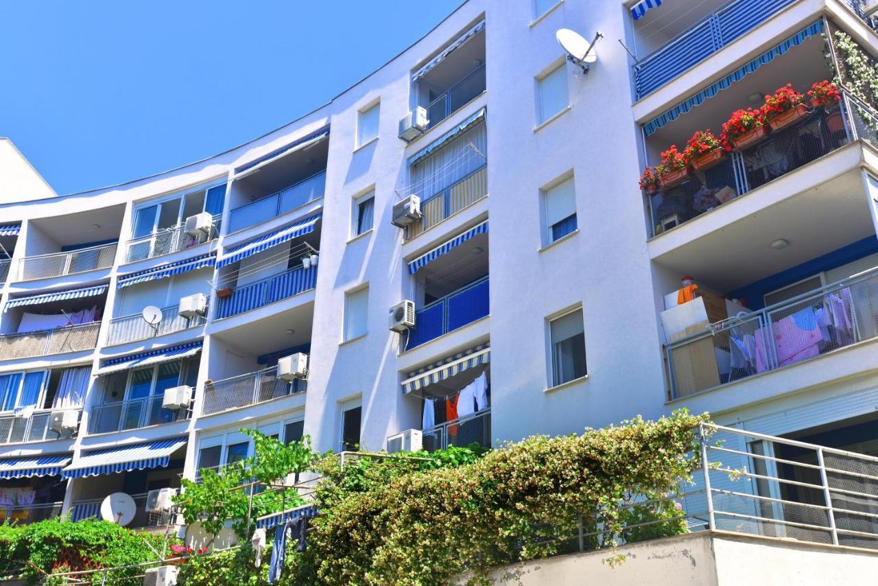 ספליט One Bedroom Apartment Terrace Parking מראה חיצוני תמונה